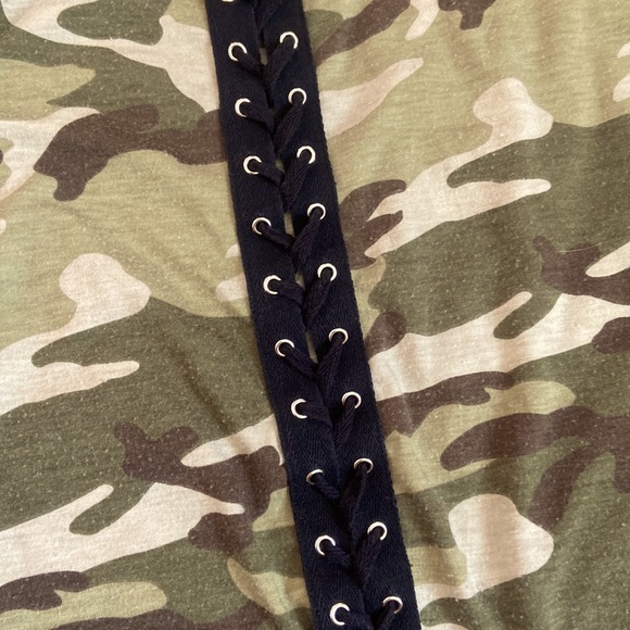 Forever 21 Camo Top - Picture 3 of 4